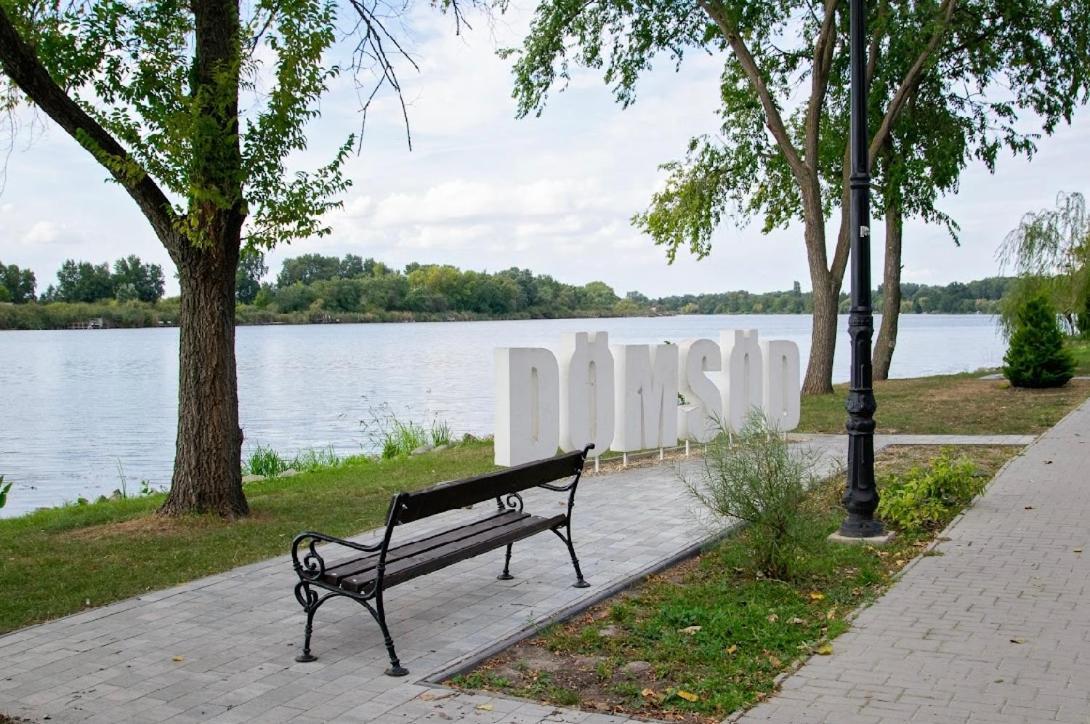 Sello Szabadidocentrum Domsod Екстериор снимка